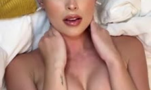 Elena Kamperi new onlyfans video - Nude show on bed